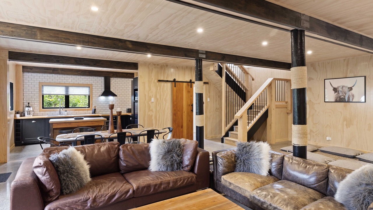 Photo of Others in Raglan