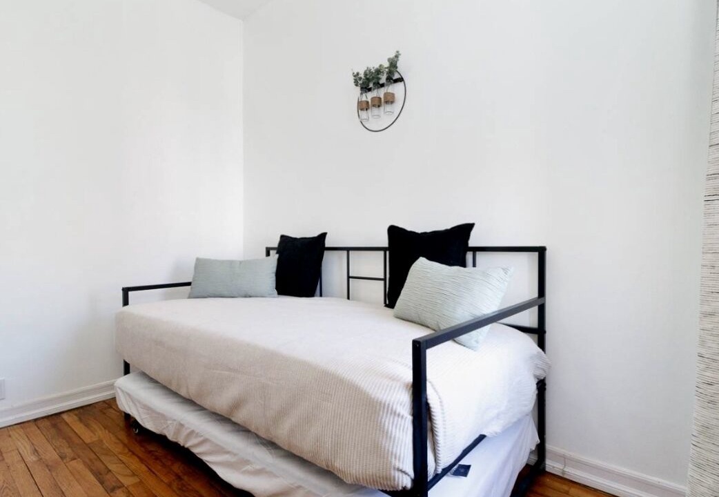 Photo of Bedroom in Ocean Hill