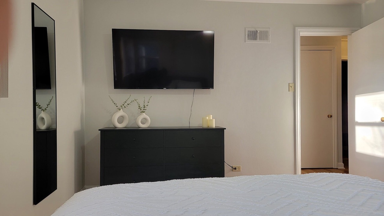 Photo of Bedroom in Skokie