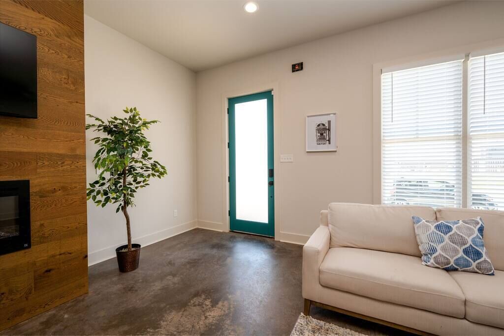 Photo of Livingroom in Cooper-Young Historic District