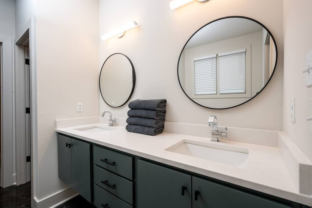 Photo of Bathroom in Cooper-Young Historic District