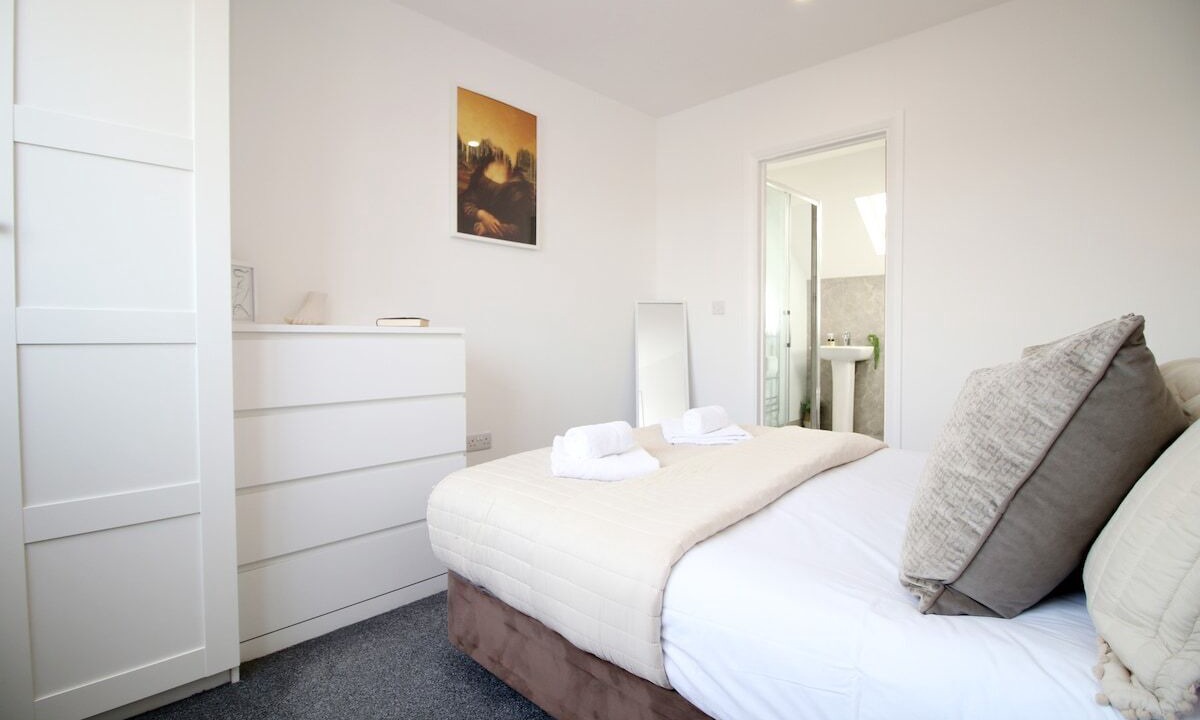 Photo of Bedroom in Cathays