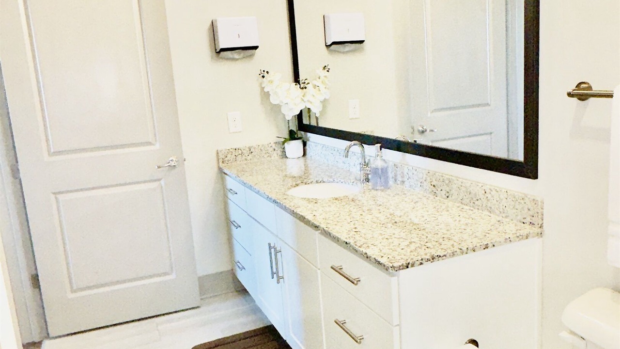 Photo of Bathroom in Lindbergh