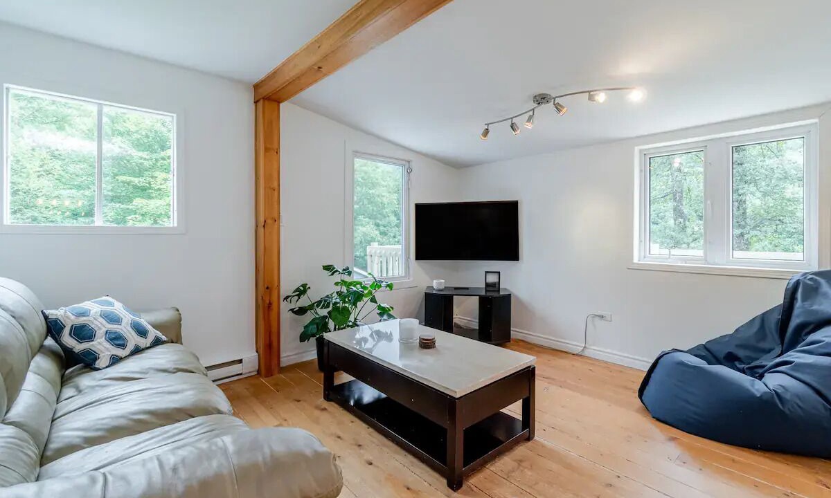 Photo of Livingroom in Saint-Brigitte-de-Laval