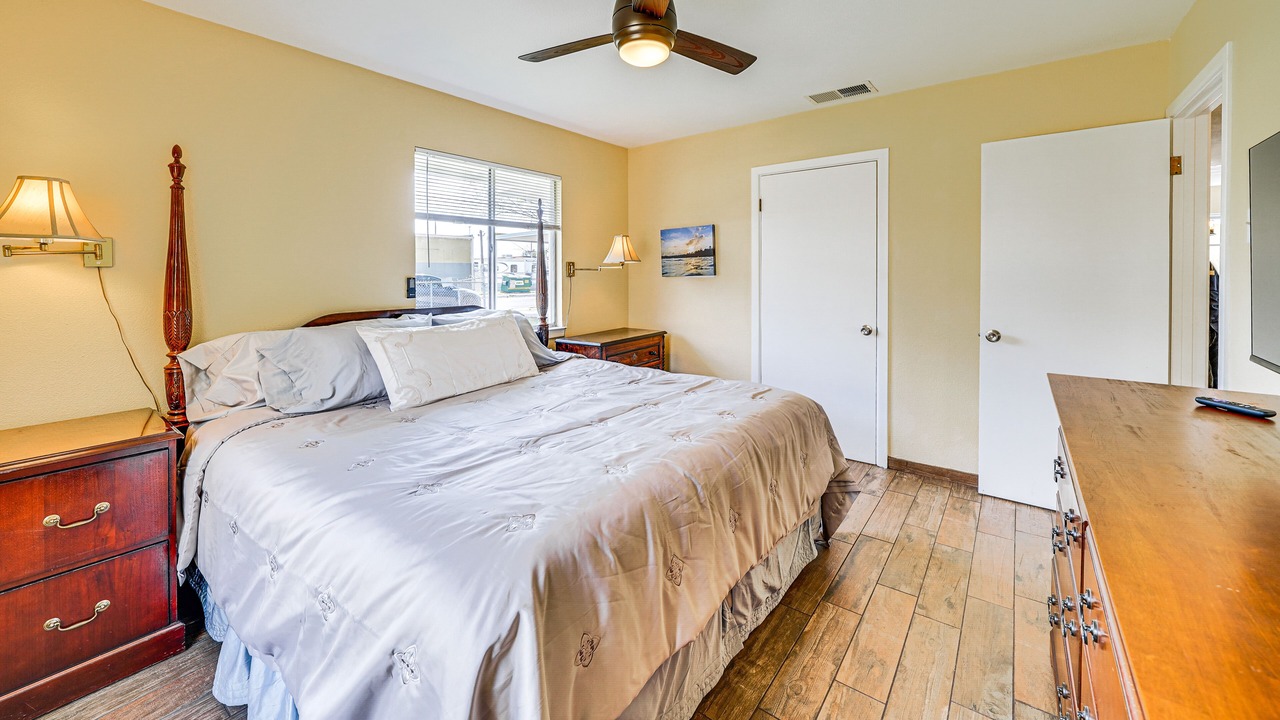 Photo of Bedroom in Uptown