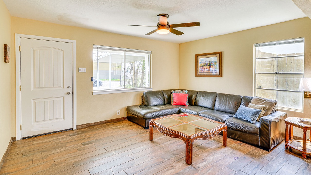 Photo of Livingroom in Uptown
