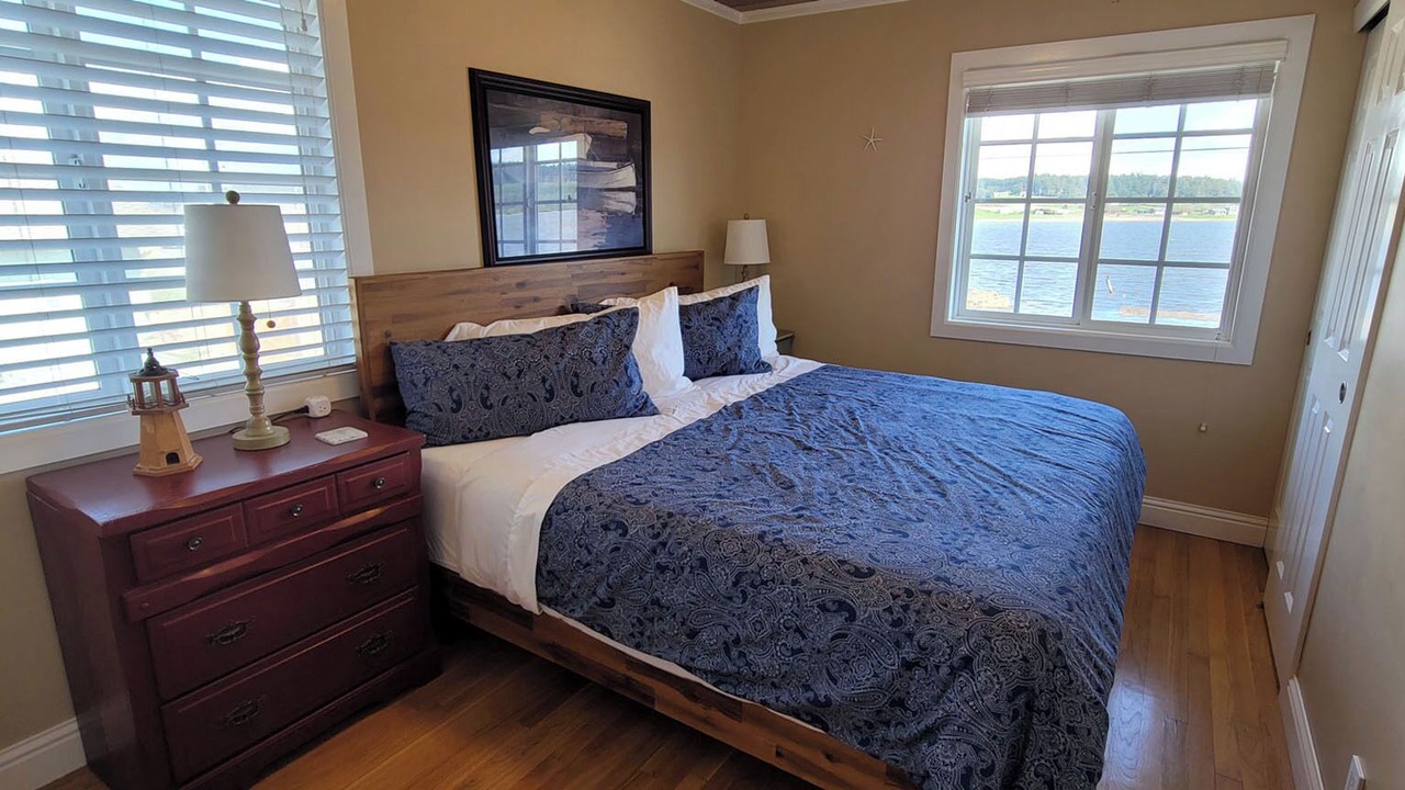 Photo of Bedroom in Oak Harbor