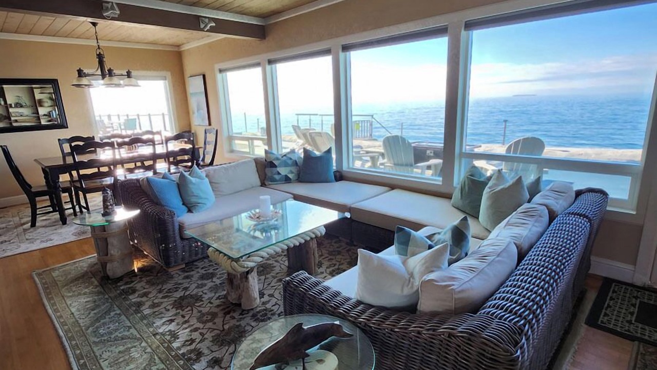 Photo of Livingroom in Oak Harbor