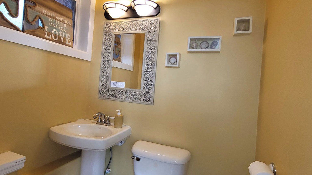 Photo of Bathroom in Oak Harbor