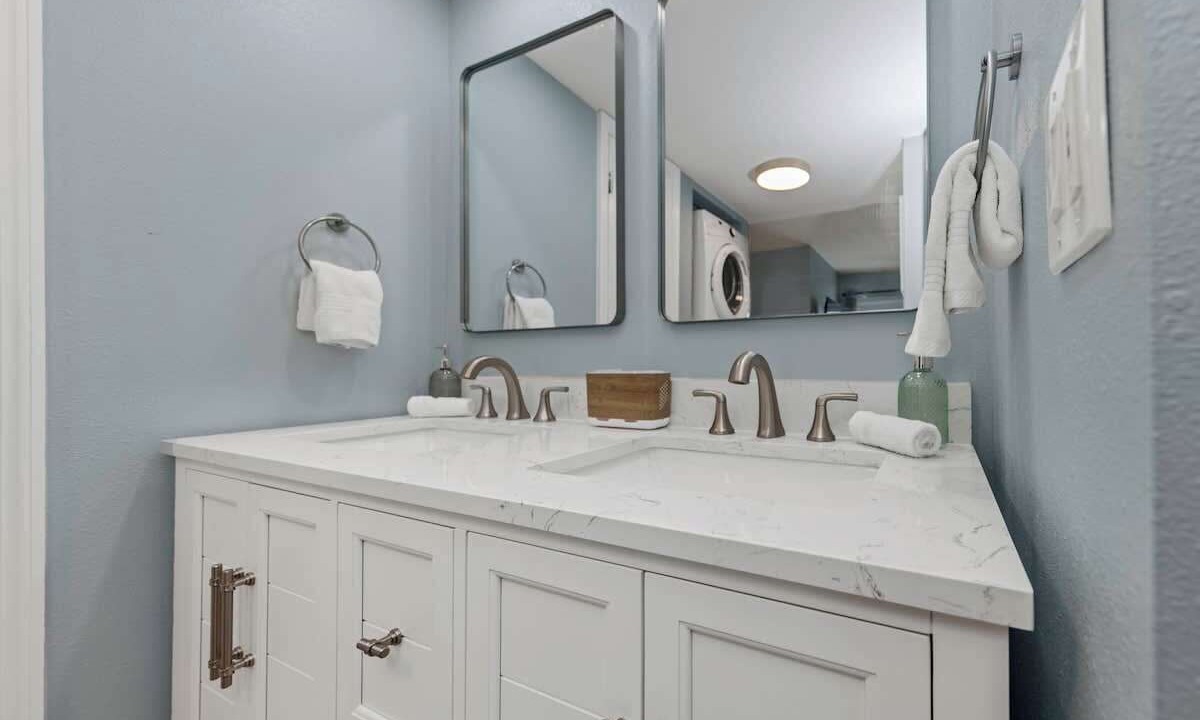 Photo of Bathroom in Bay Esplanade