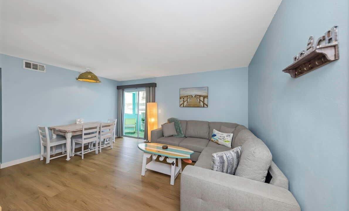 Photo of Livingroom in Bay Esplanade