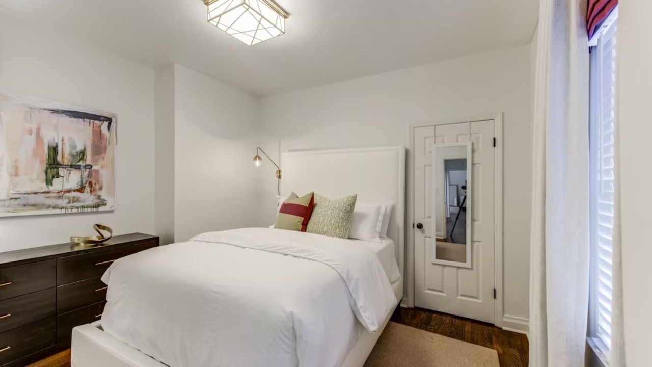 Photo of Bedroom in Midtown