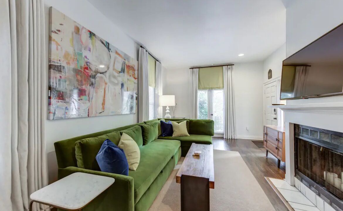 Photo of Livingroom in Midtown