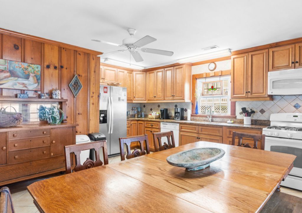 Photo of Kitchen in Caswell Beach