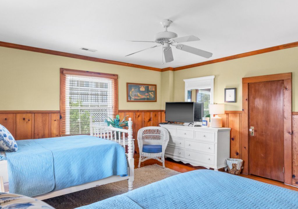 Photo of Bedroom in Caswell Beach