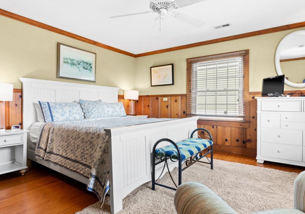 Photo of Bedroom in Caswell Beach