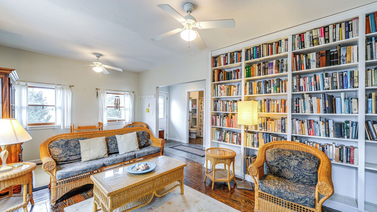 Photo of Livingroom in Brant Rock