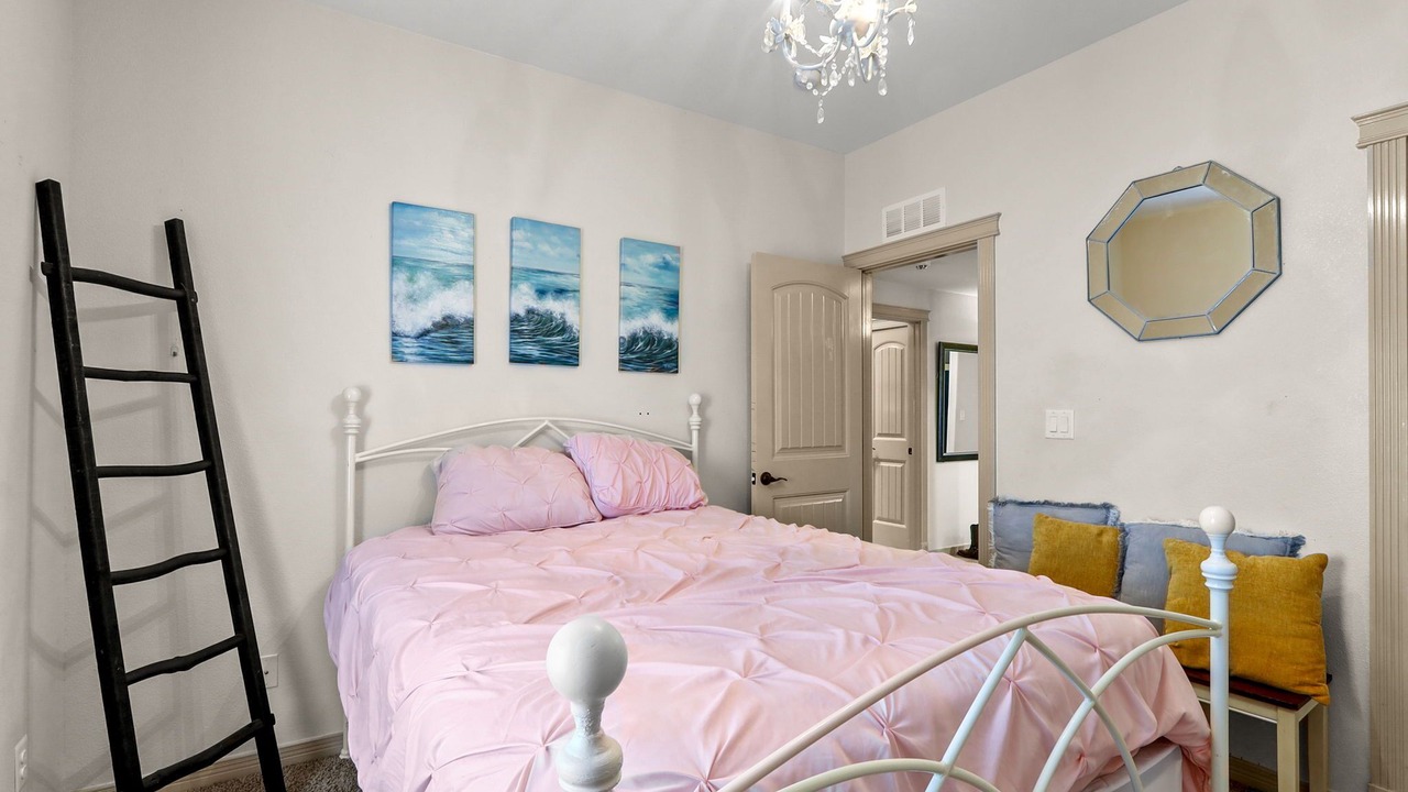 Photo of Bedroom in Biggs Field