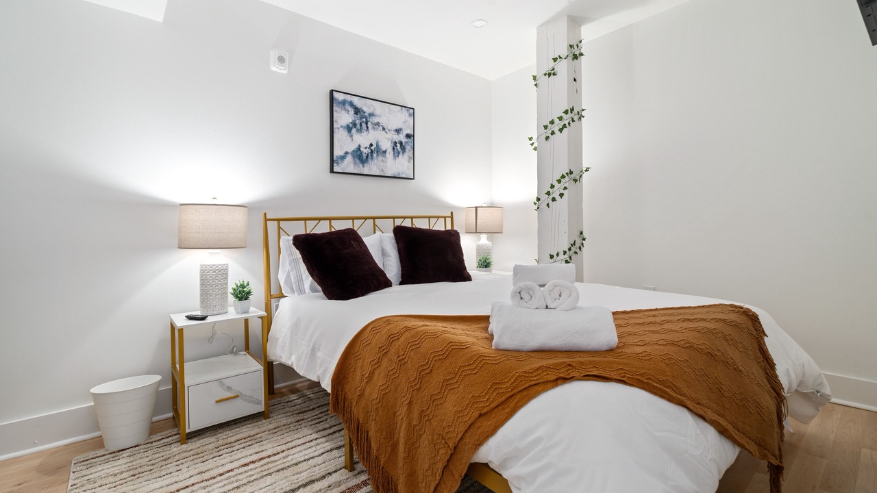 Photo of Bedroom in Central City