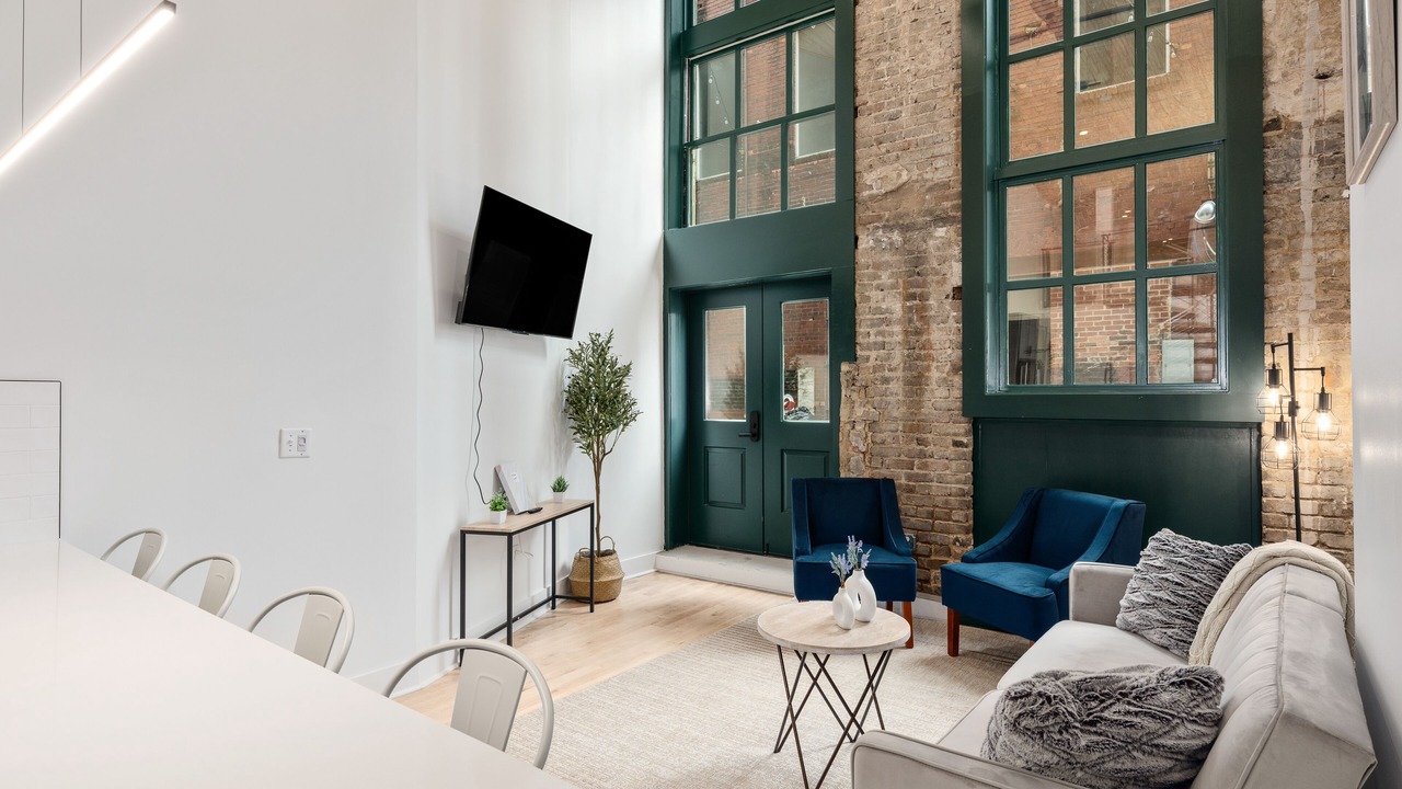 Photo of Livingroom in Central City
