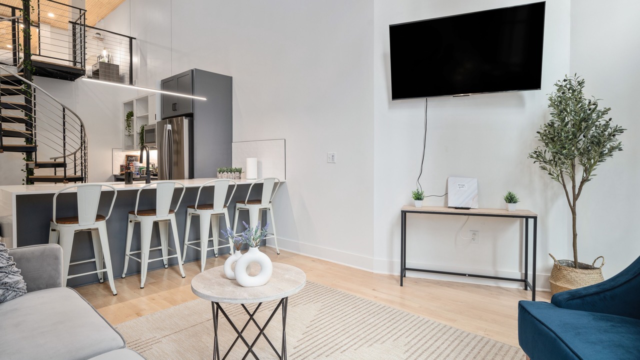 Photo of Livingroom in Central City
