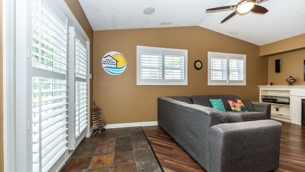 Photo of Livingroom in Port Stanley