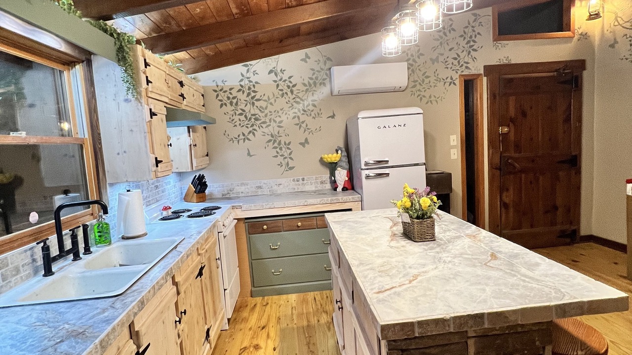 Photo of Kitchen in Titus