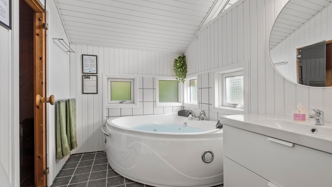 Photo of Bathroom in Ansager
