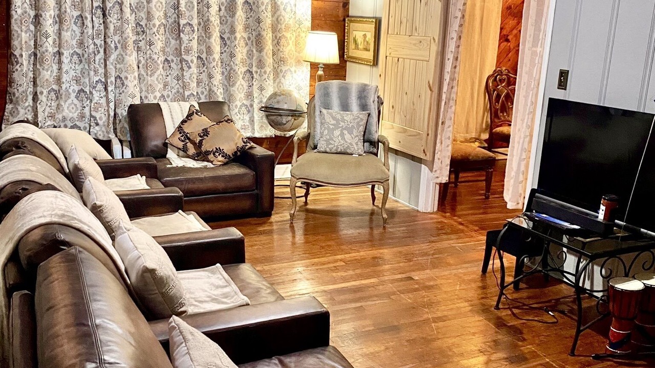 Photo of Livingroom in Rosebud