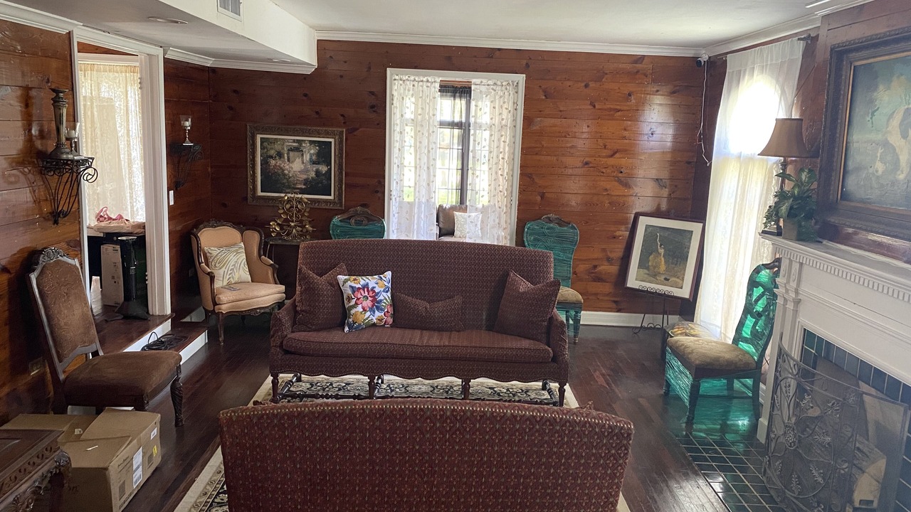 Photo of Livingroom in Rosebud