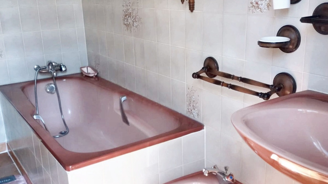Photo of Bathroom in Larroque-Saint-Sernin