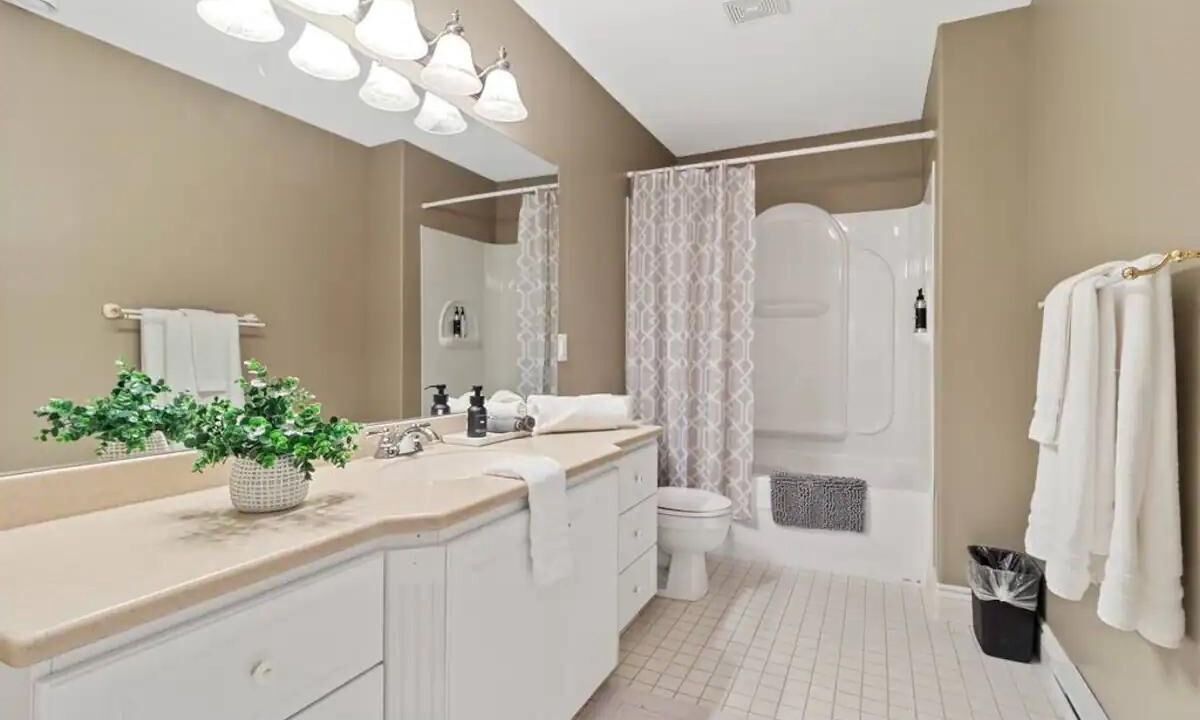 Photo of Bathroom in Quidi Vidi