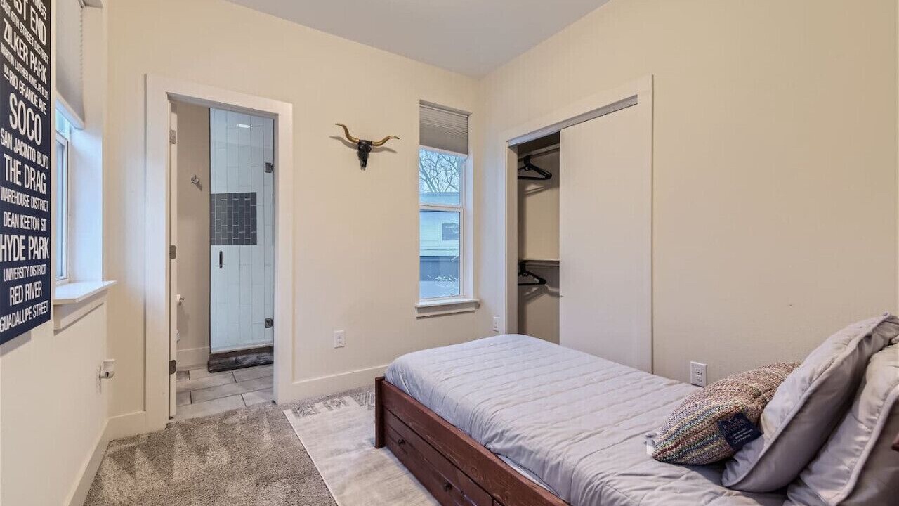 Photo of Bedroom in MLK