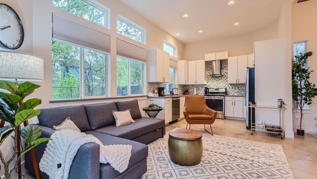 Photo of Livingroom in MLK
