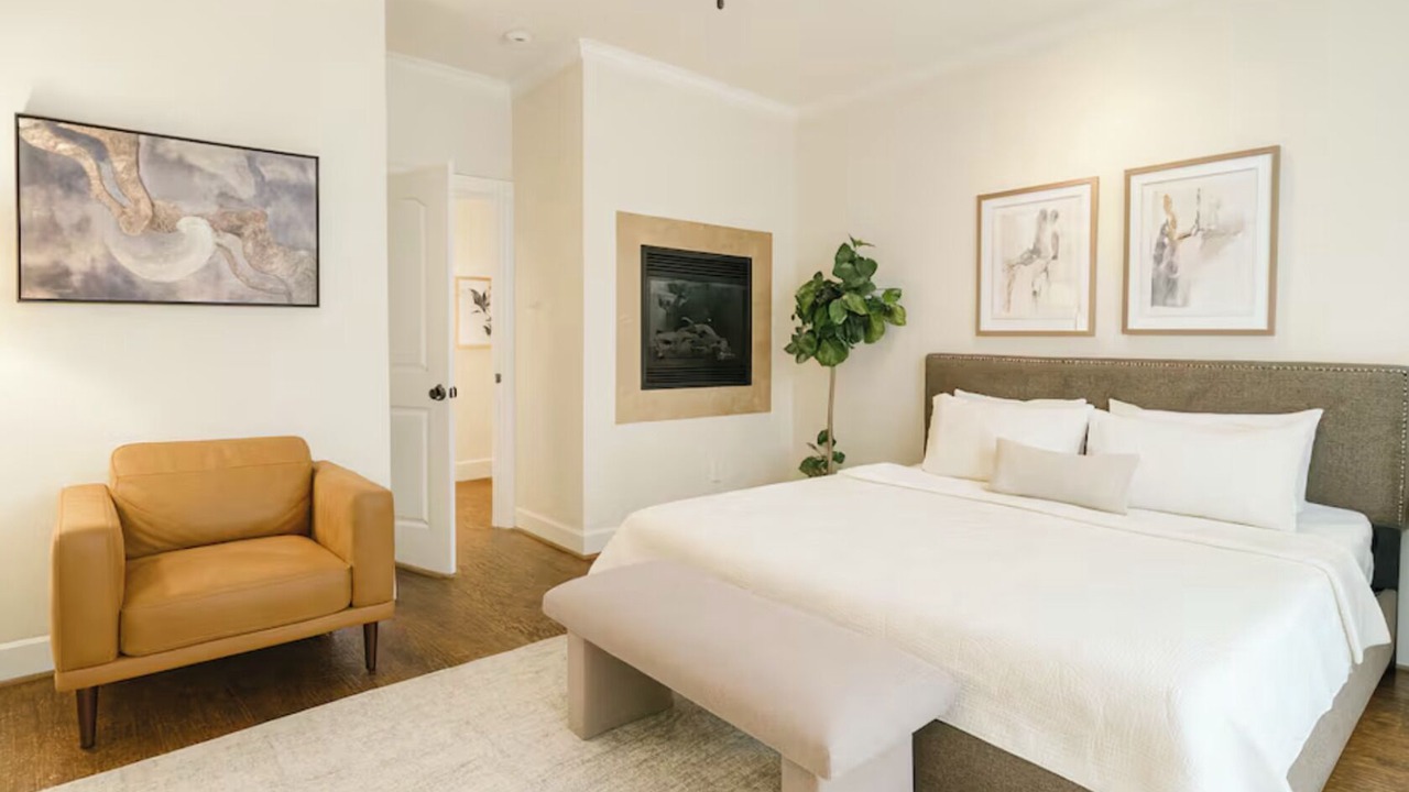 Photo of Bedroom in Knox - Henderson