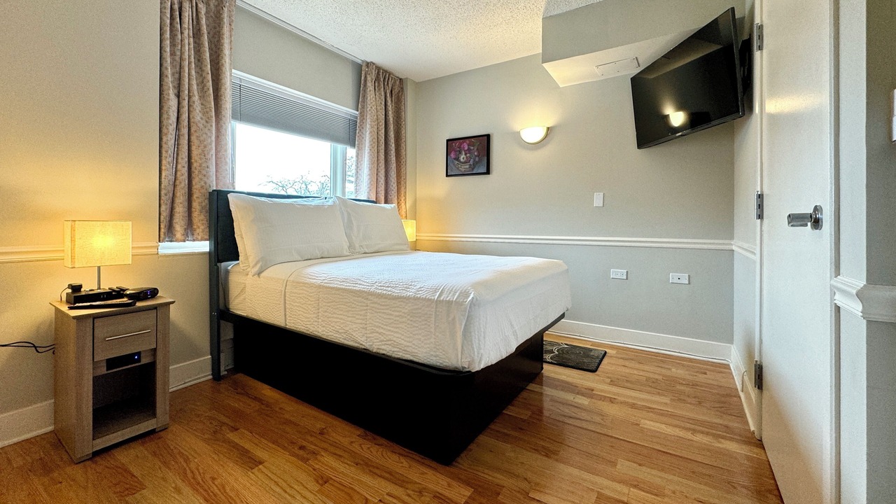 Photo of Bedroom in Evanston