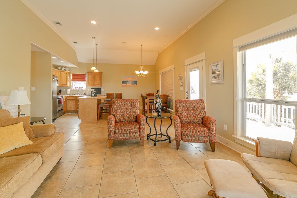 Photo of Livingroom in Shoreline Park