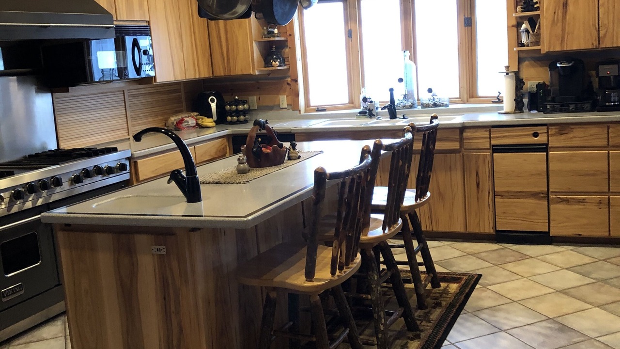 Photo of Kitchen in Cooke City-Silver Gate