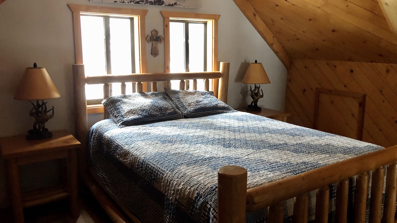 Photo of Bedroom in Cooke City-Silver Gate