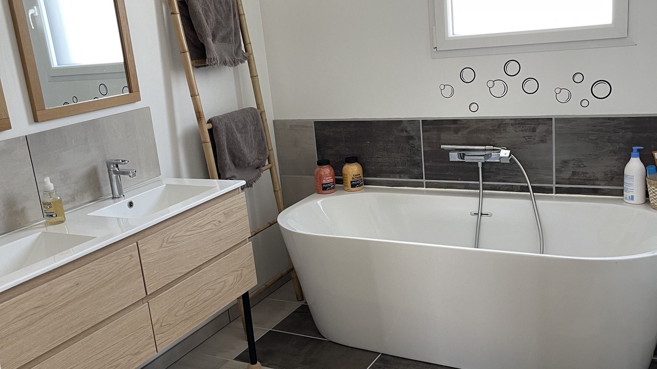 Photo of Bathroom in Arnouville-les-Mantes