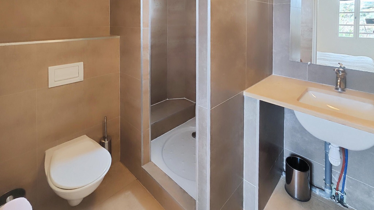 Photo of Bathroom in Saint-Laurent-de-la-Cabrerisse