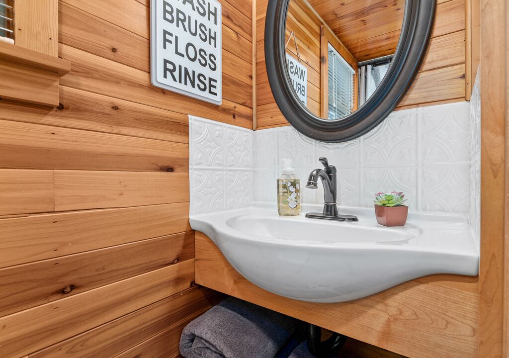 Photo of Bathroom in Cecil