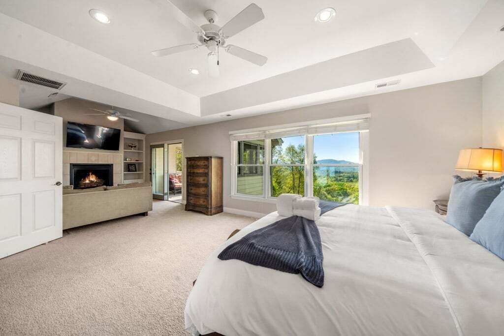 Photo of Bedroom in Royal Pines
