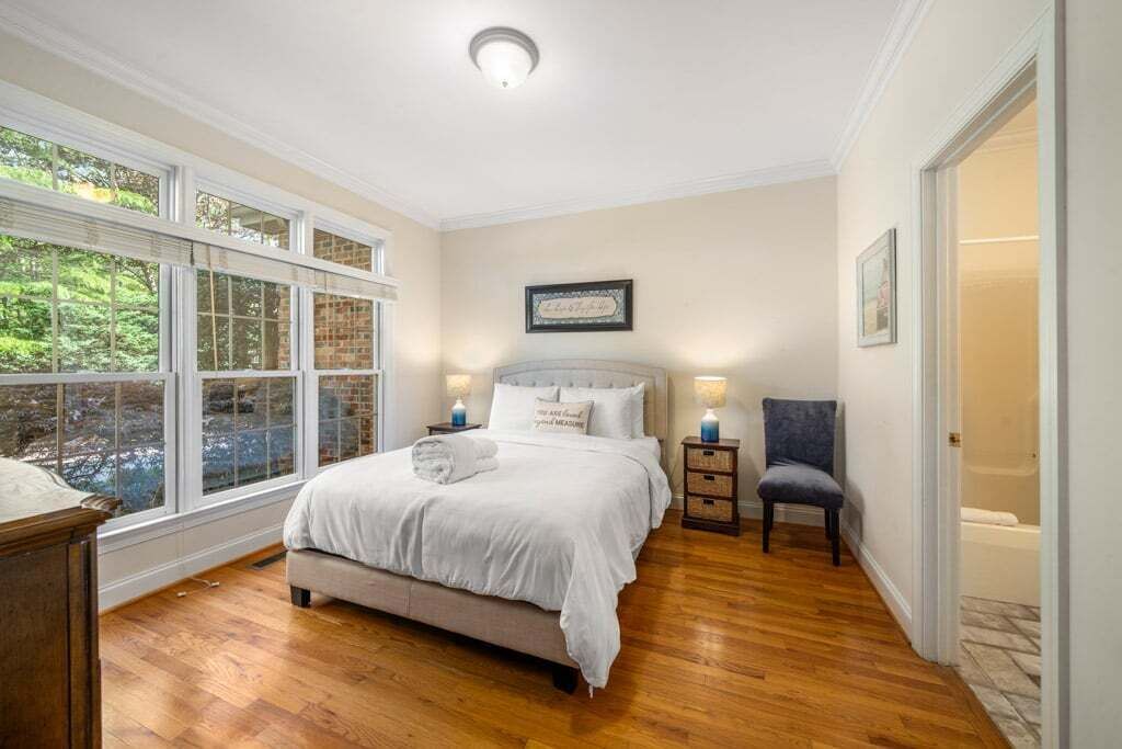 Photo of Bedroom in Royal Pines