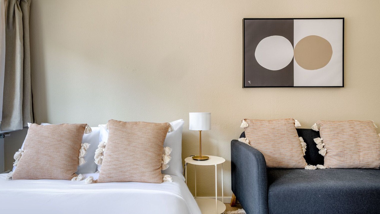 Photo of Bedroom in District 6
