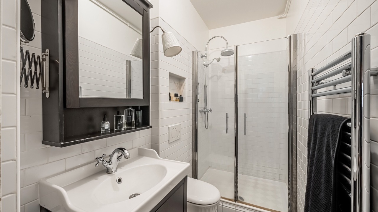 Photo of Bathroom in 17th Arrondissement