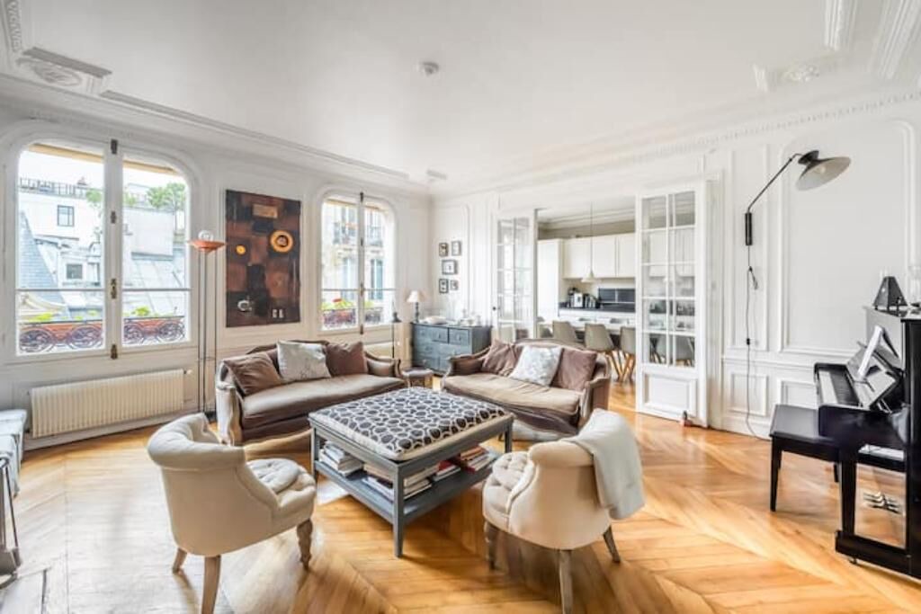 Photo of Livingroom in 17th Arrondissement