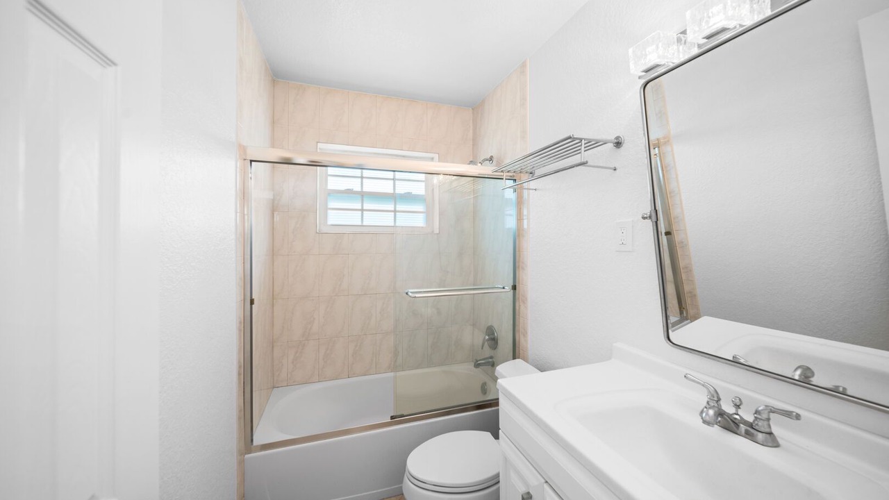 Photo of Bathroom in Garden Isles
