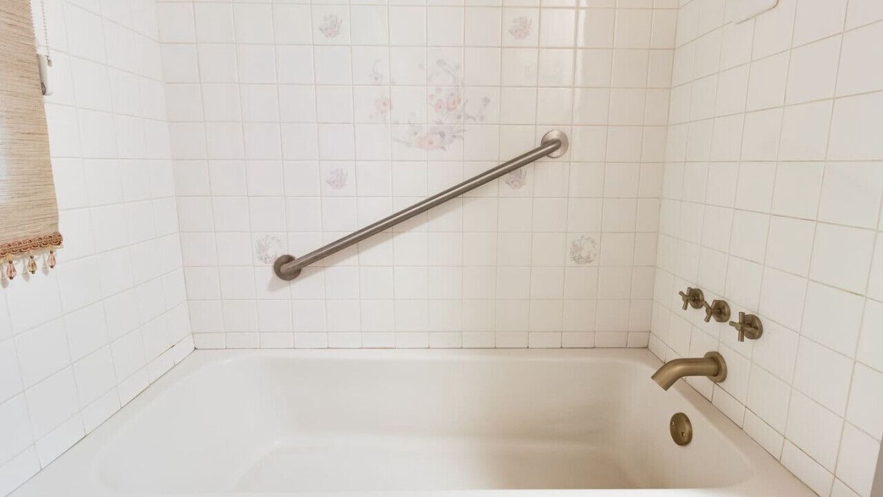 Photo of Bathroom in St. Martinville