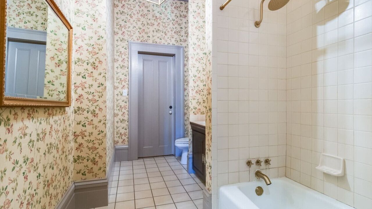 Photo of Bathroom in St. Martinville
